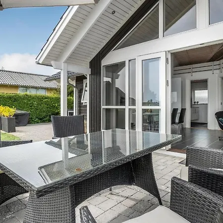 2 Bedroom In *